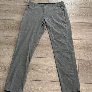 Vuori Aim Pants Men 30x30 Gray Performance Chino Stretch Golf Athleisure V431